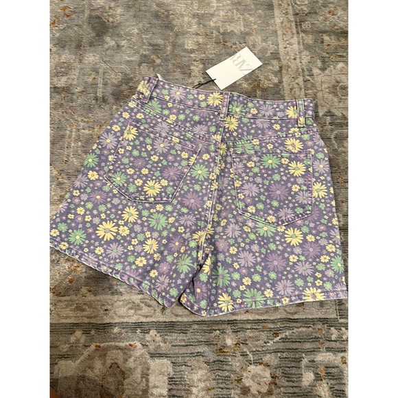 Zara Floral Daisy High rise shorts SIZE 4 - Picture 4 of 5
